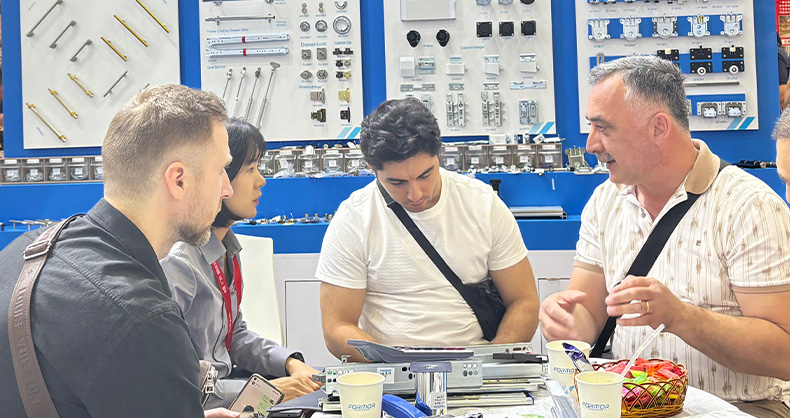 محورها العميل، ودافعها النجاح